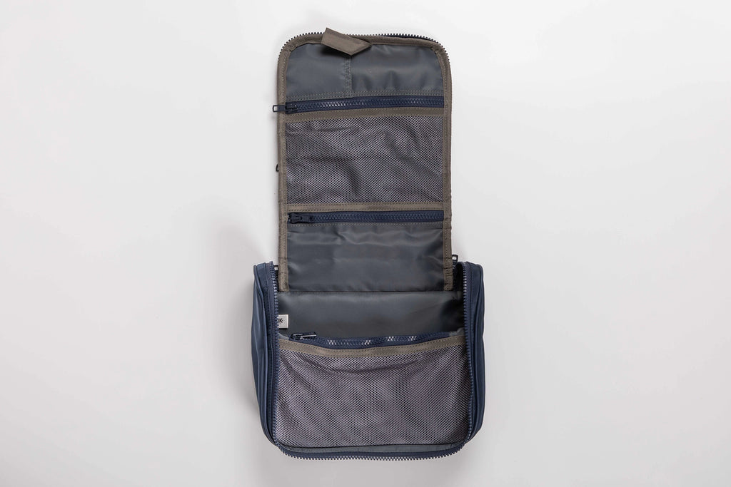 Back To Basics Hanging Travel Kit