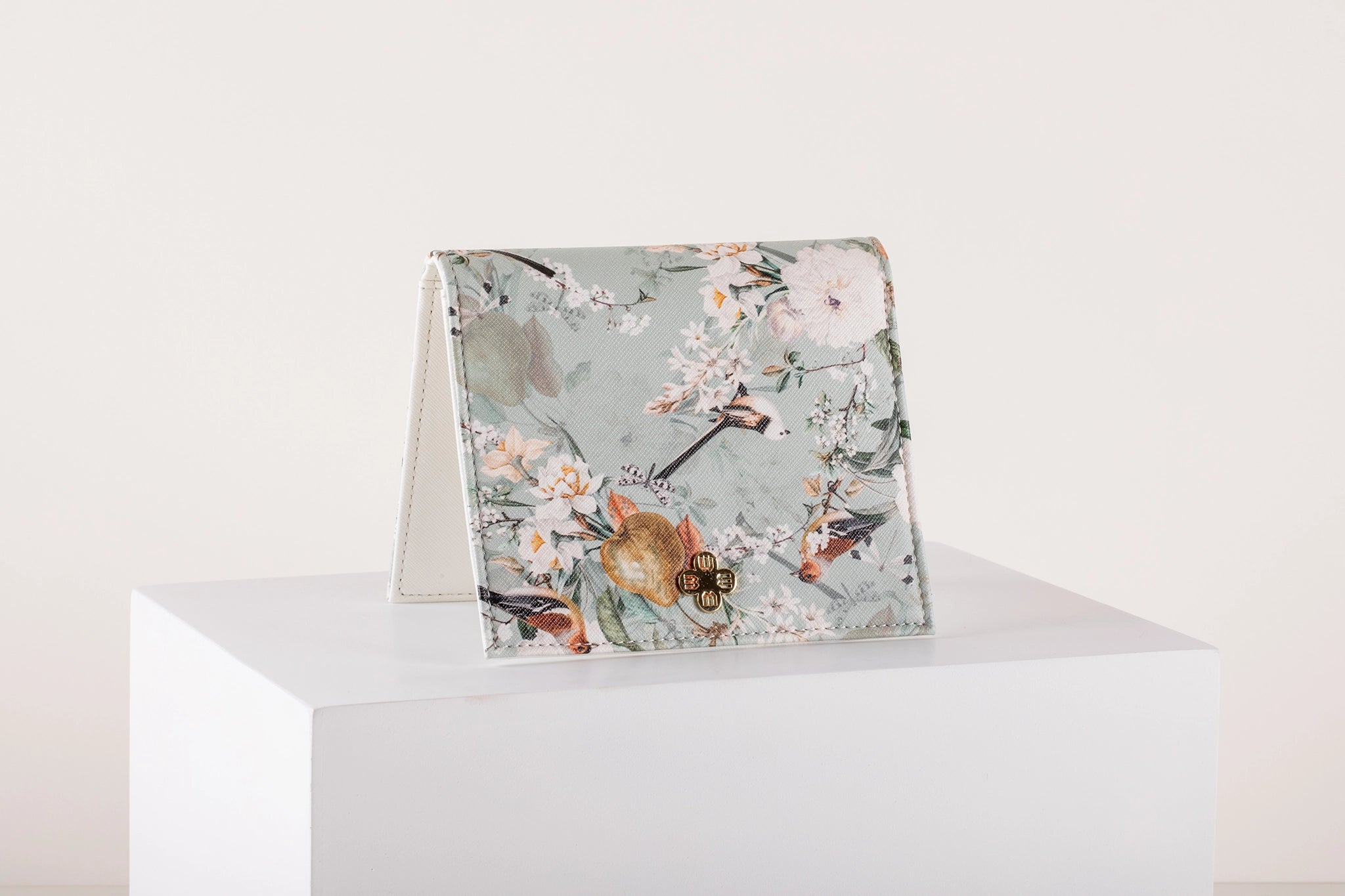 Timeless Charm Sanitary Pad Holder